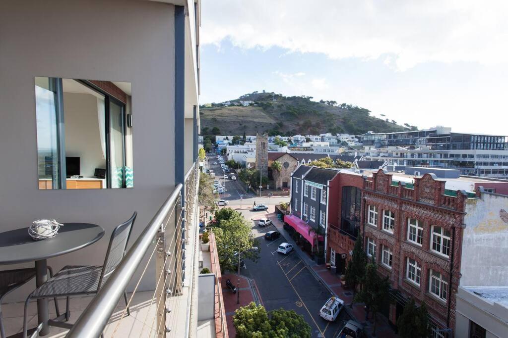 Fabulous 1-bedroom De Waterkant With Wifi And Parking Apartment *