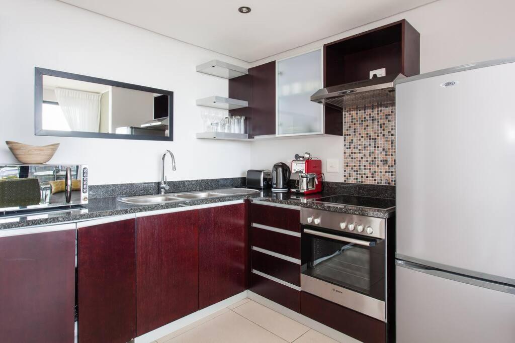 Fabulous 1-bedroom De Waterkant With Wifi And Parking Apartment
