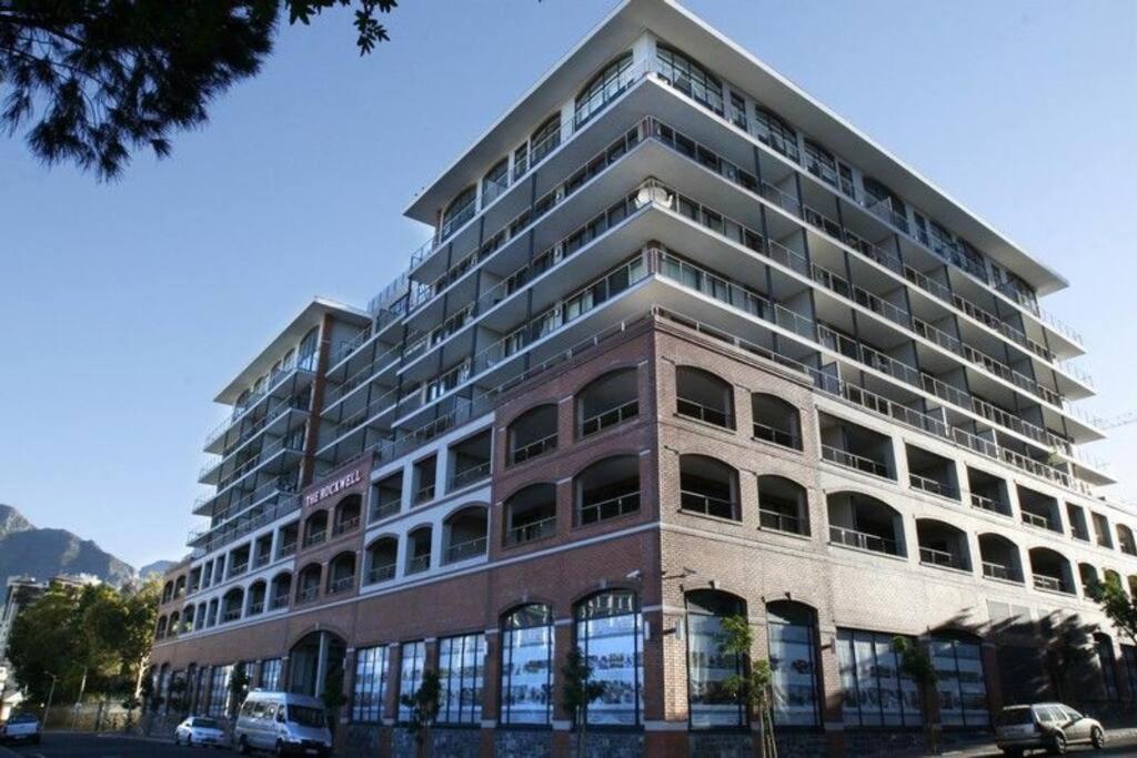 Fabulous 1-bedroom De Waterkant With Wifi And Parking Cape Town